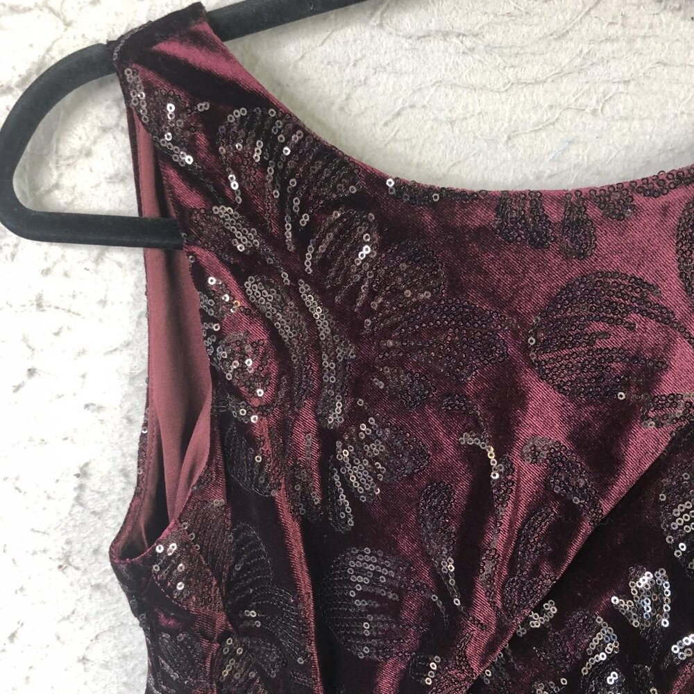 Taylor Dress Womens 4 Burgundy Velvet Sequin Floral Sheath Cocktail Party V Back - Picture 15 of 16
